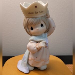 VTG Precious Moments, "Mom, You're A Royal Gem", 1999, Enesco, Like New